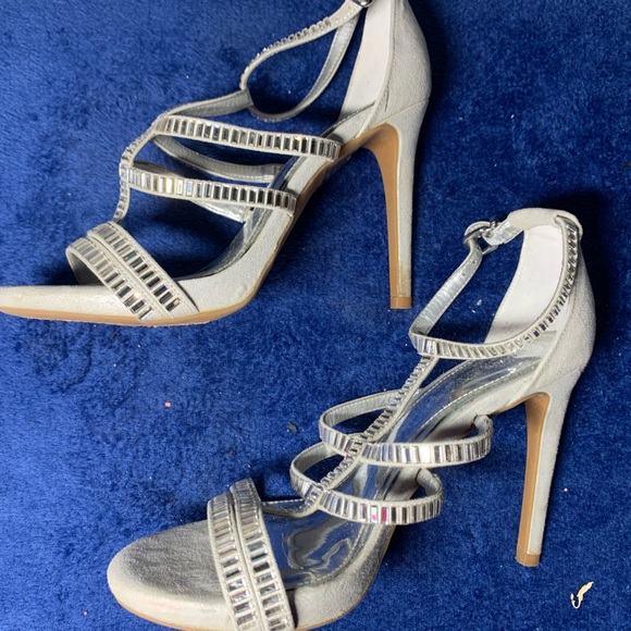 Gianni Bini Heels - Picture 4 of 13